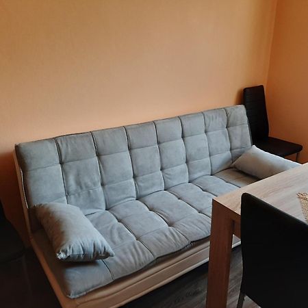 Guest House By The Captain Varna Esterno foto