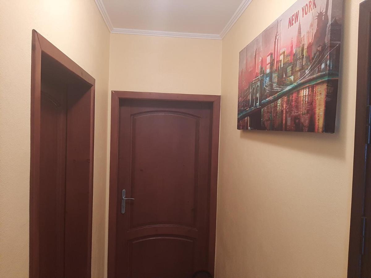 Guest House By The Captain Varna Esterno foto