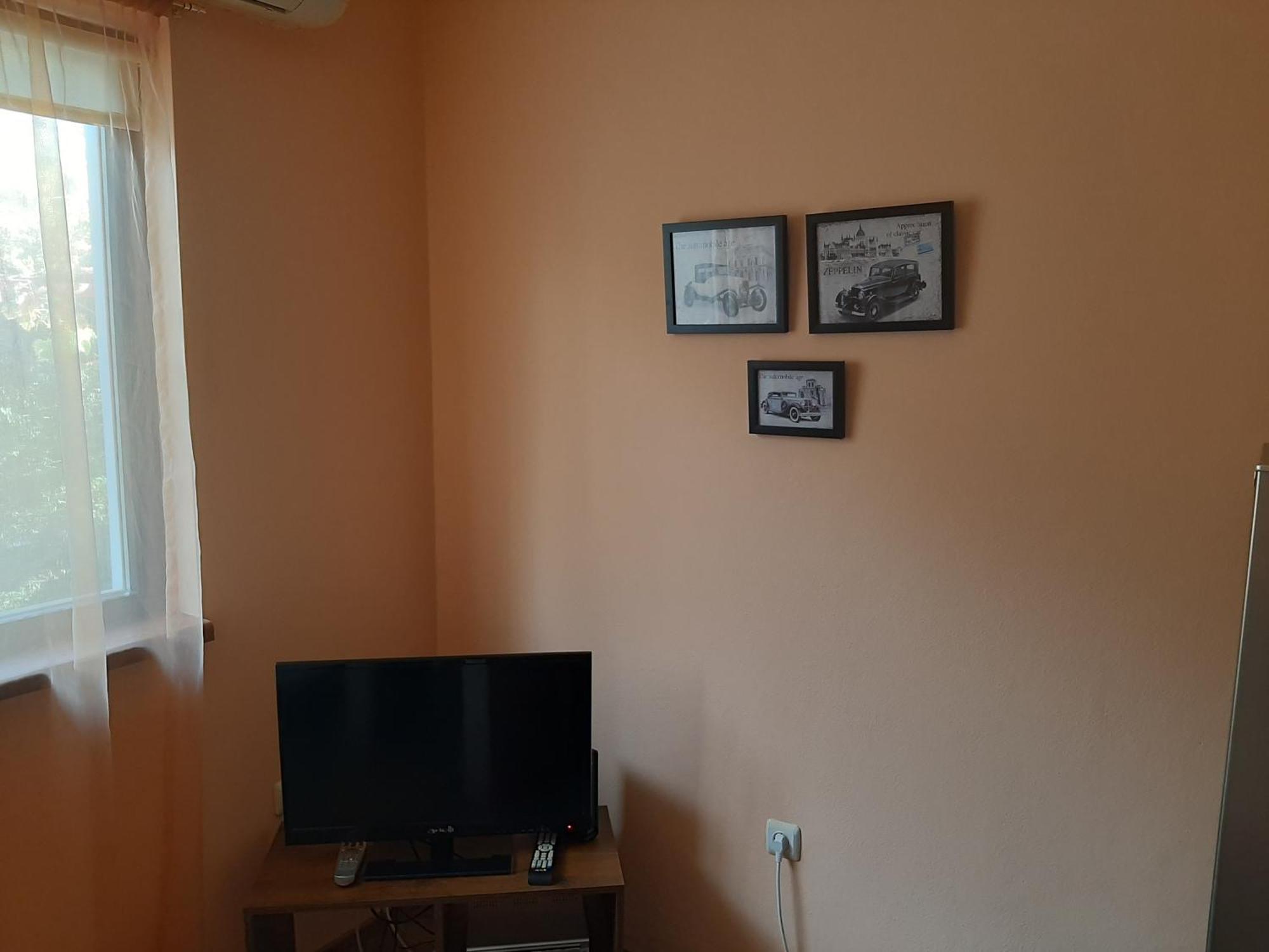 Guest House By The Captain Varna Esterno foto