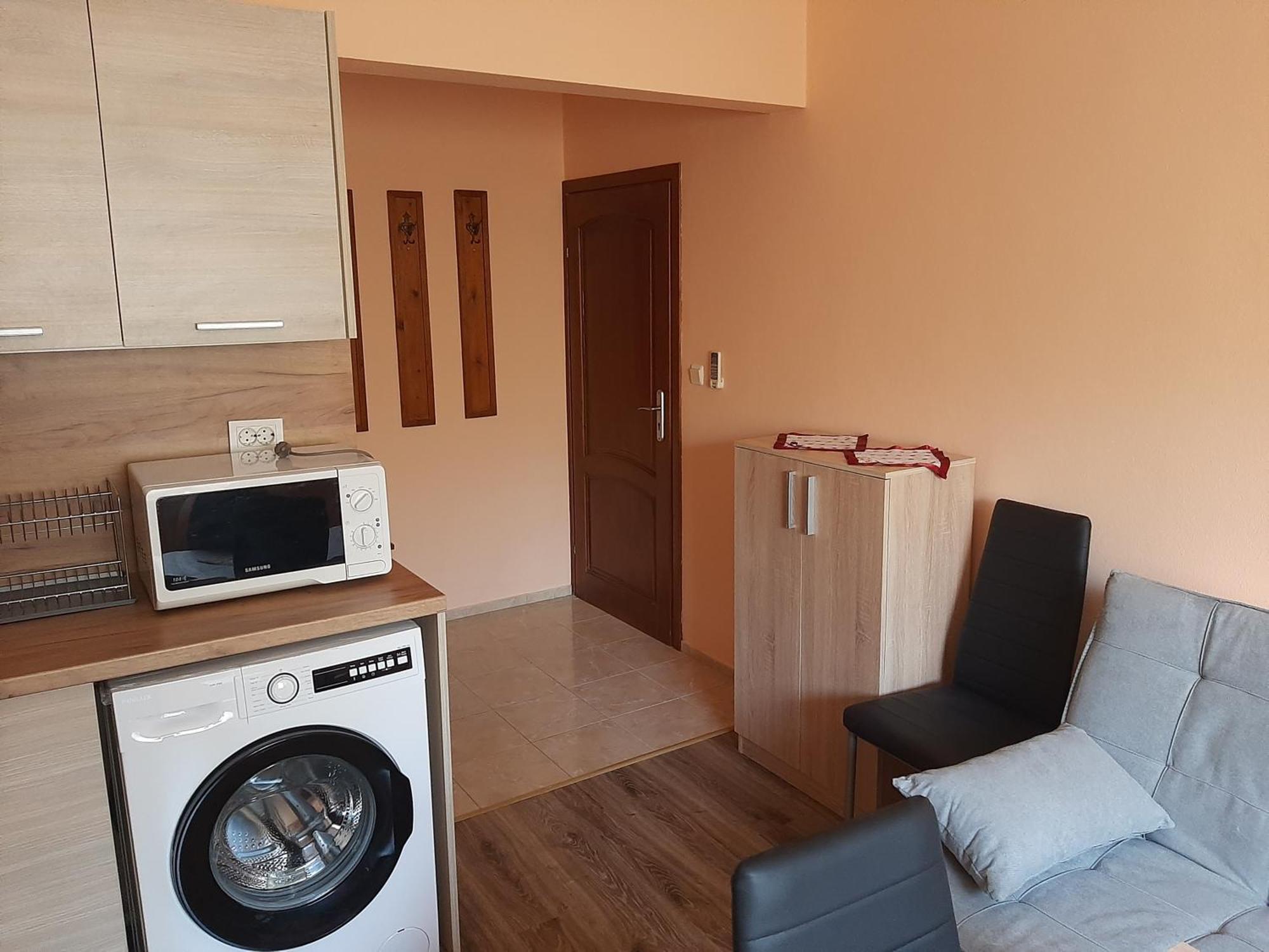 Guest House By The Captain Varna Esterno foto