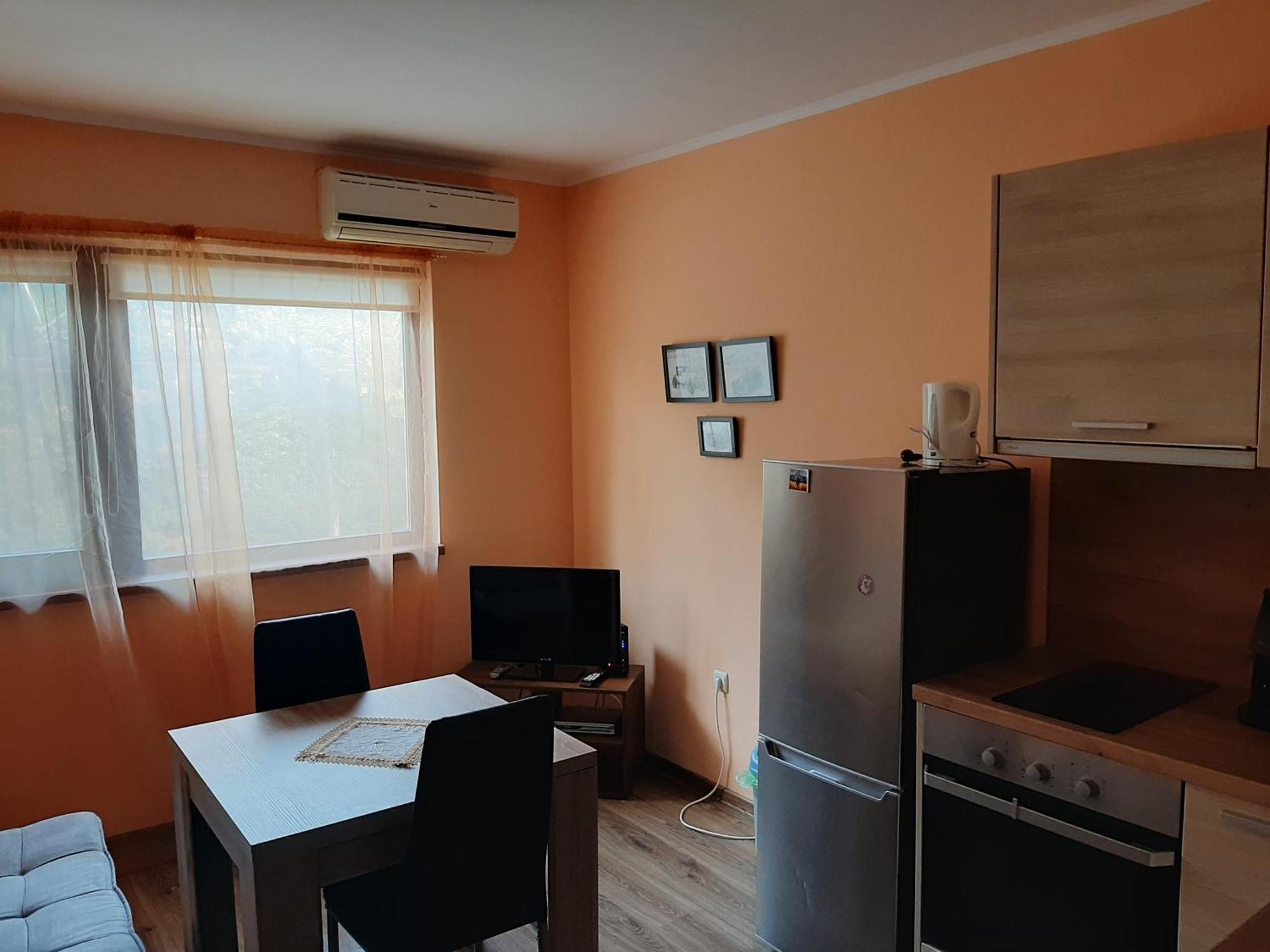 Guest House By The Captain Varna Esterno foto