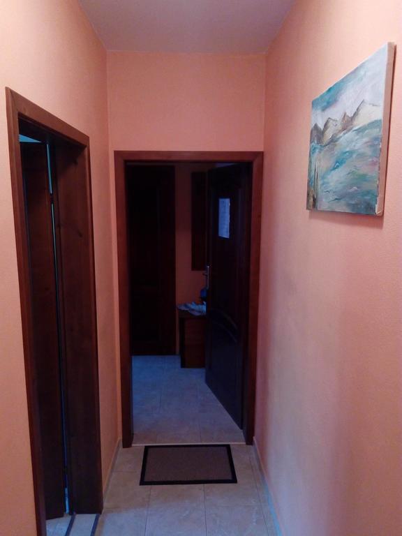 Guest House By The Captain Varna Esterno foto